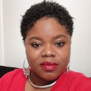 Meet your Posher, Kaila